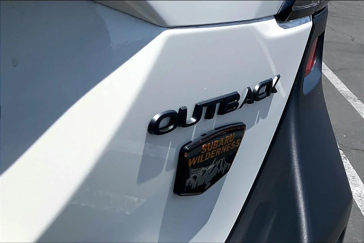 Used 2024 Crystal White Pearl Subaru Wilderness image 9