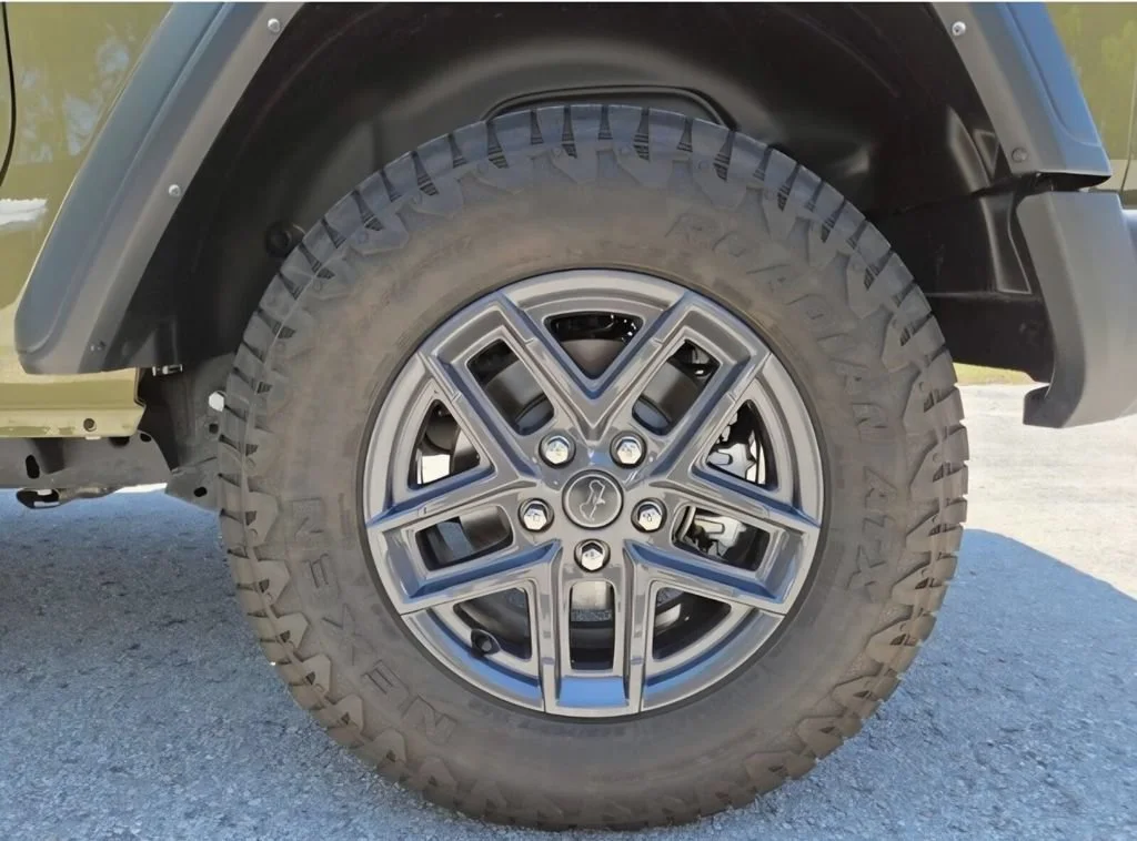 Certified Used 2025 41 Jeep Sport S image 36