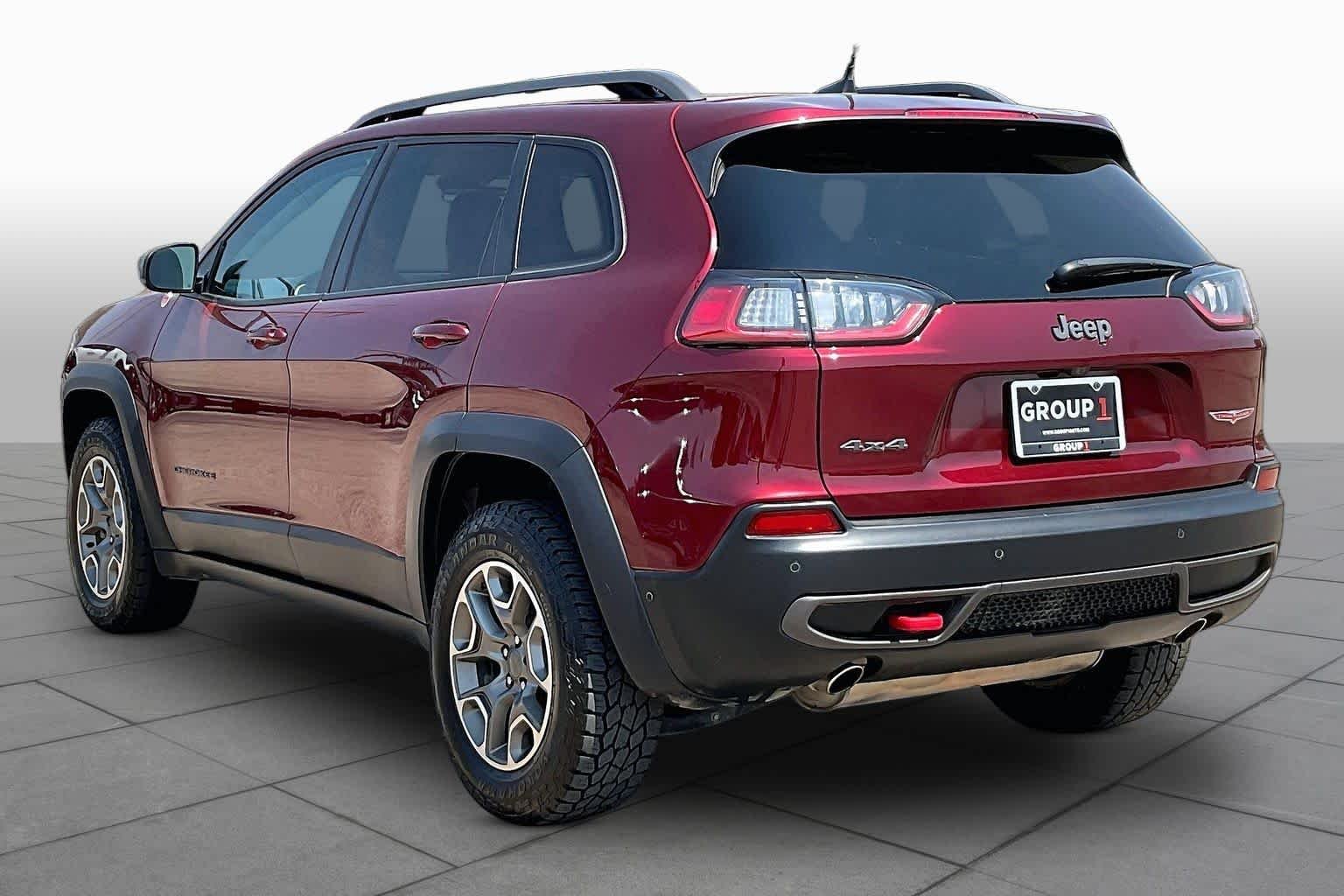 Used 2021 Velvet Red Pearlcoat Jeep Trailhawk image 12