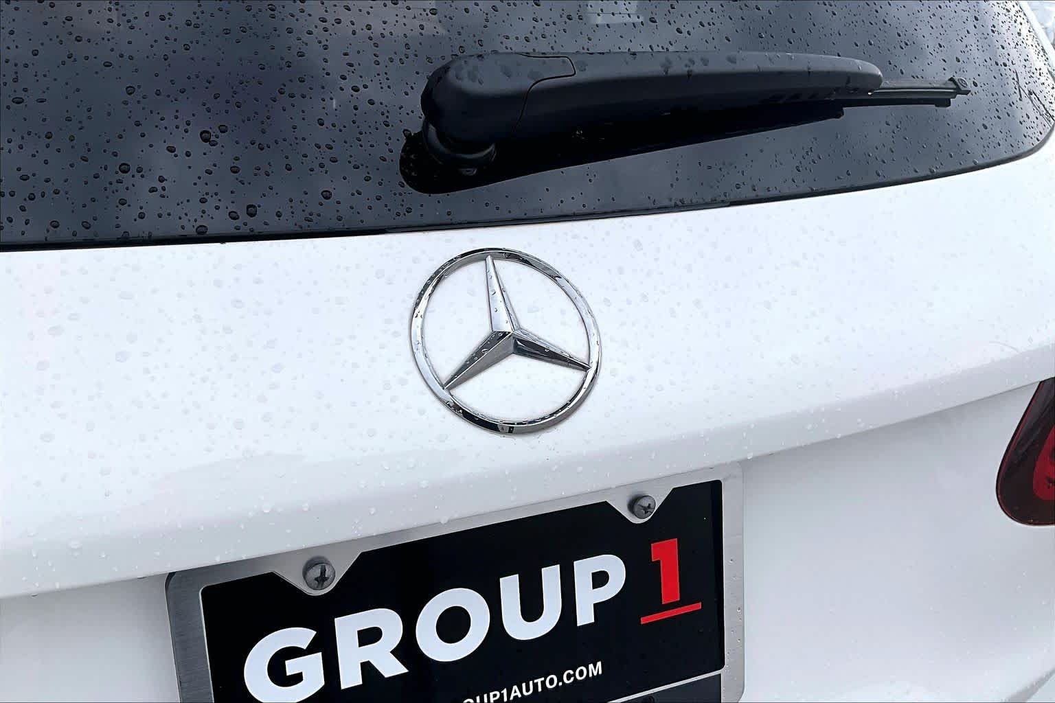 Used 2022 Polar White Mercedes-Benz GLC 300 image 10