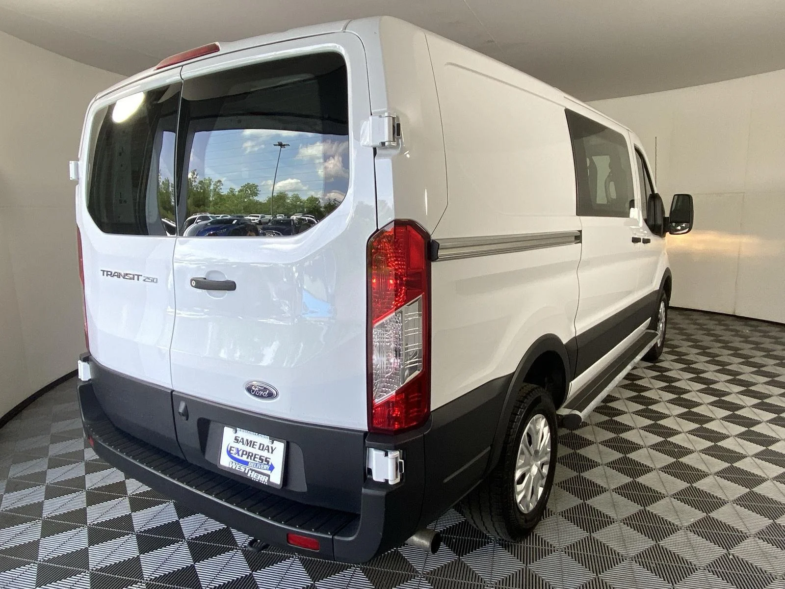 Used 2025 Oxford White Ford Base image 7