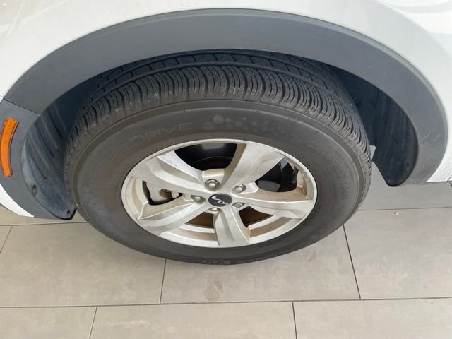 Used 2023 White Kia LX image 13