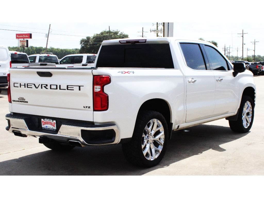 Used 2020 Iridescent Pearl Tricoat Chevrolet LTZ image 24