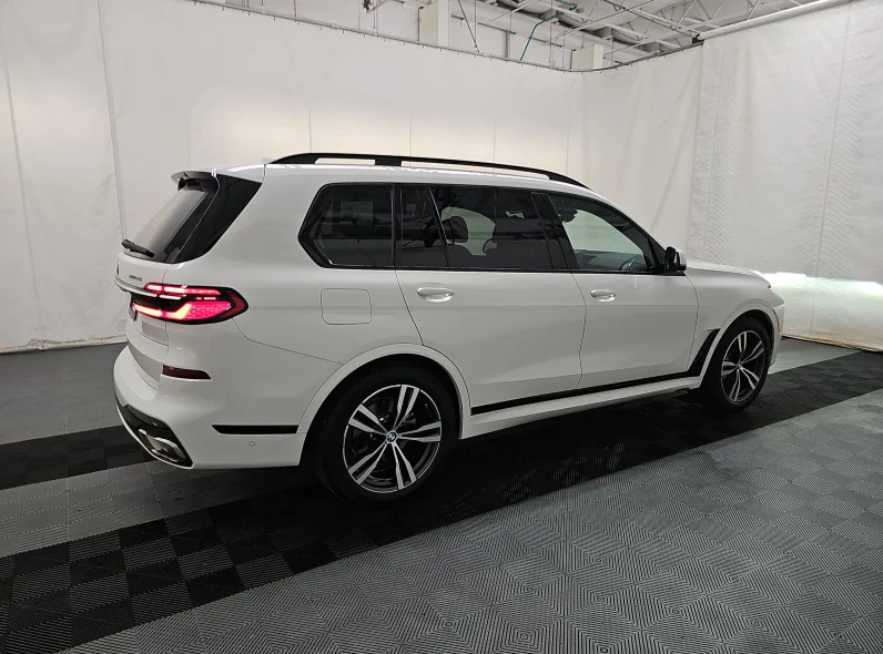 Used 2024 White BMW xDrive40i image 6