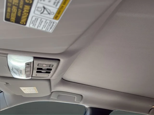 Used 2025 Black Mitsubishi SEL Platinum Edition image 15