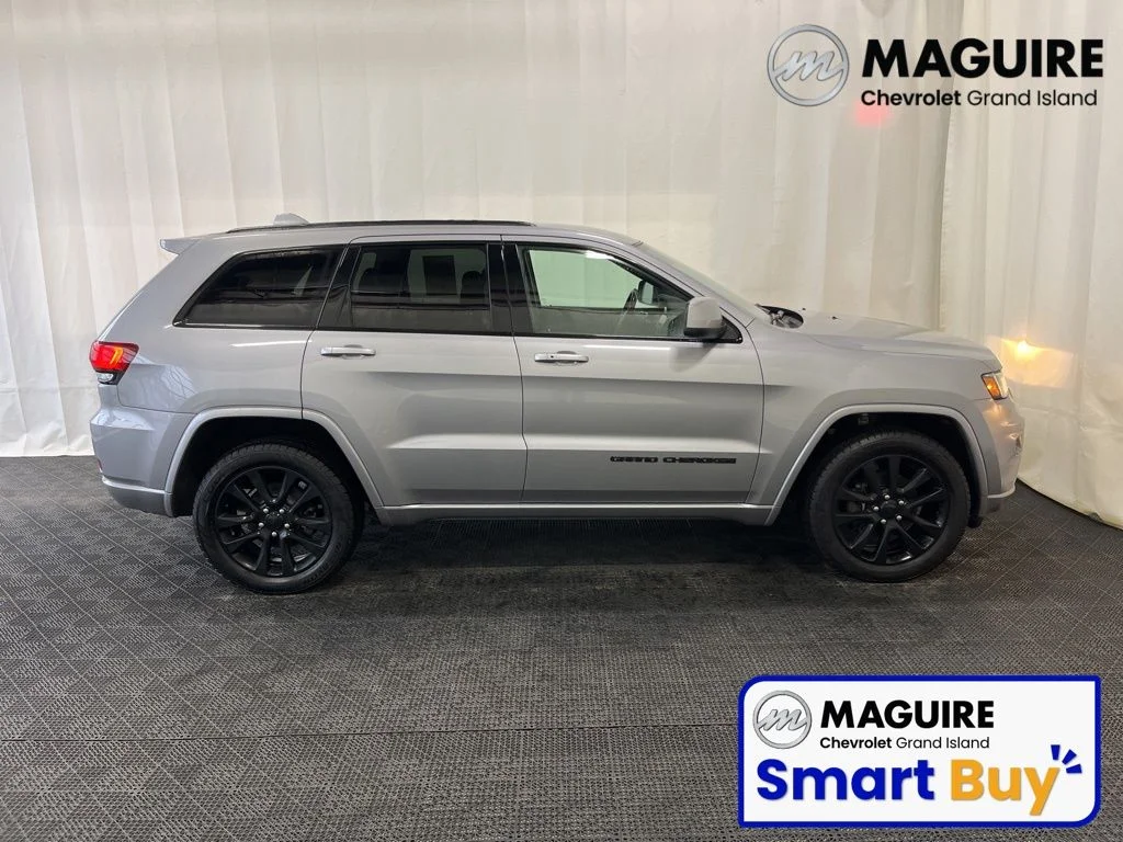 Used 2019 Billet Silver Metallic Clearcoat Jeep Altitude image 3