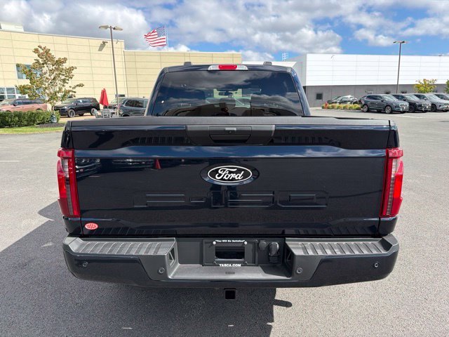 New 2026 Blue Ford XLT image 4