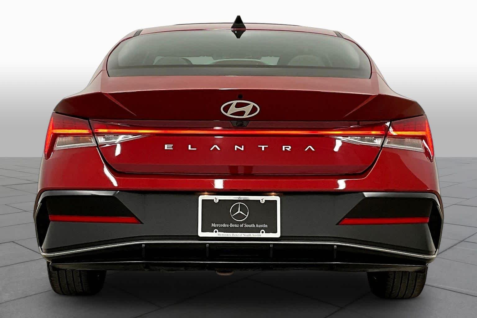 Used 2025 Ultimate Red Hyundai SEL Convenience image 5