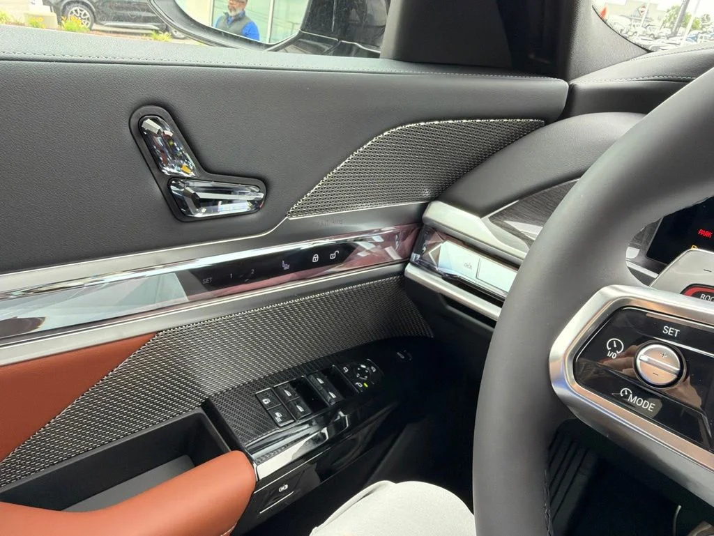 New 2026 Black Sapphire Metallic BMW 760i xDrive image 19