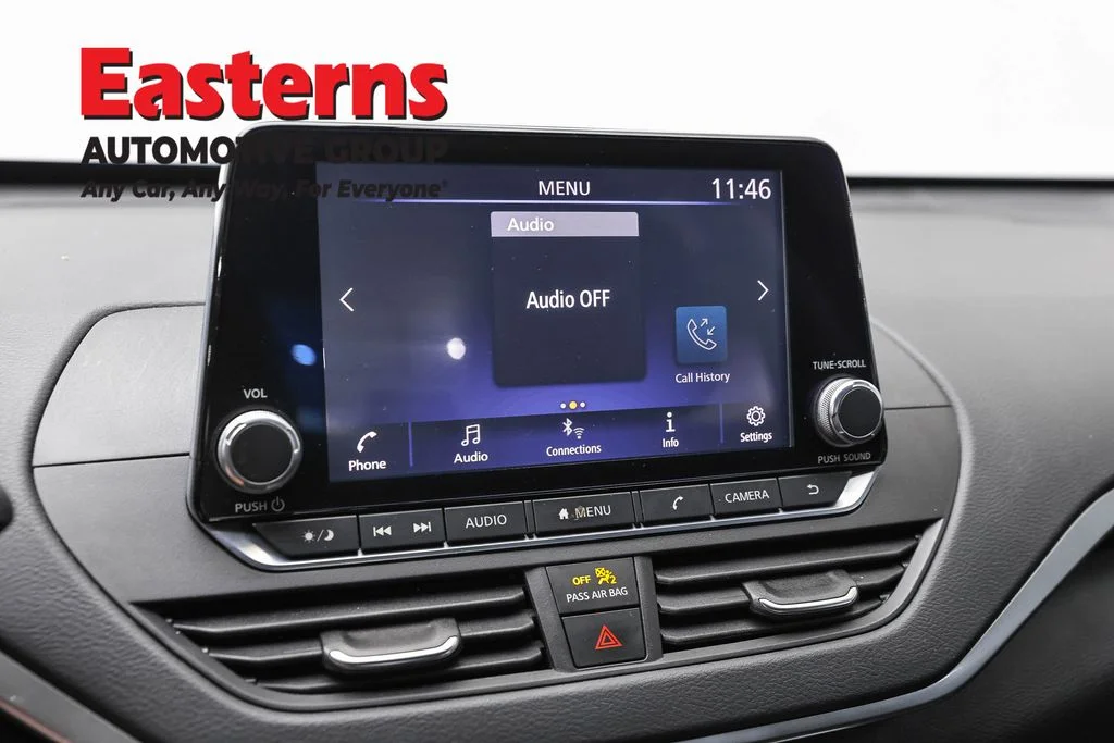 Used 2020 Black Nissan 2.5 S image 18