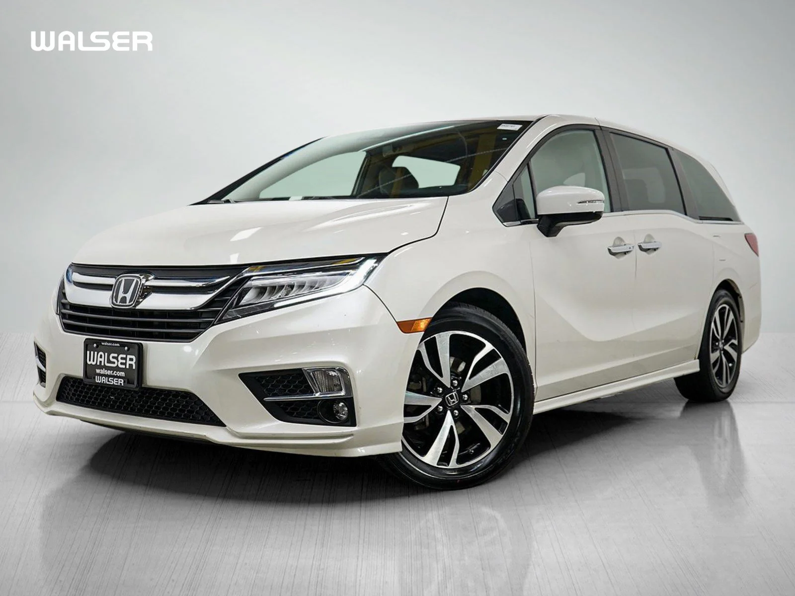 2018 Honda Odyssey Elite's photo