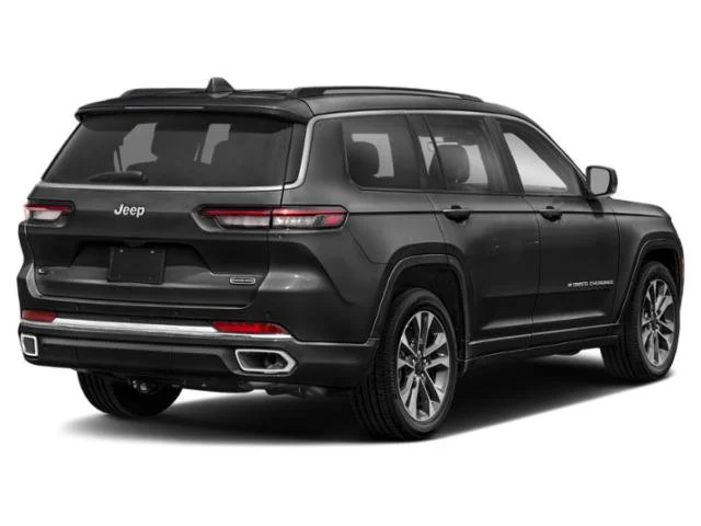 Used 2022 Diamond Black Crystal Pearlcoat Jeep Overland image 2
