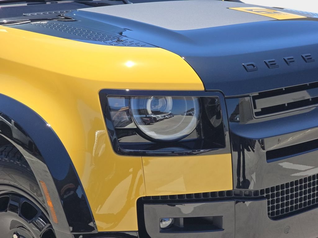 New 2026 Deep Sandglow Yellow Land Rover Trophy Edition Deep Sandglow image 32