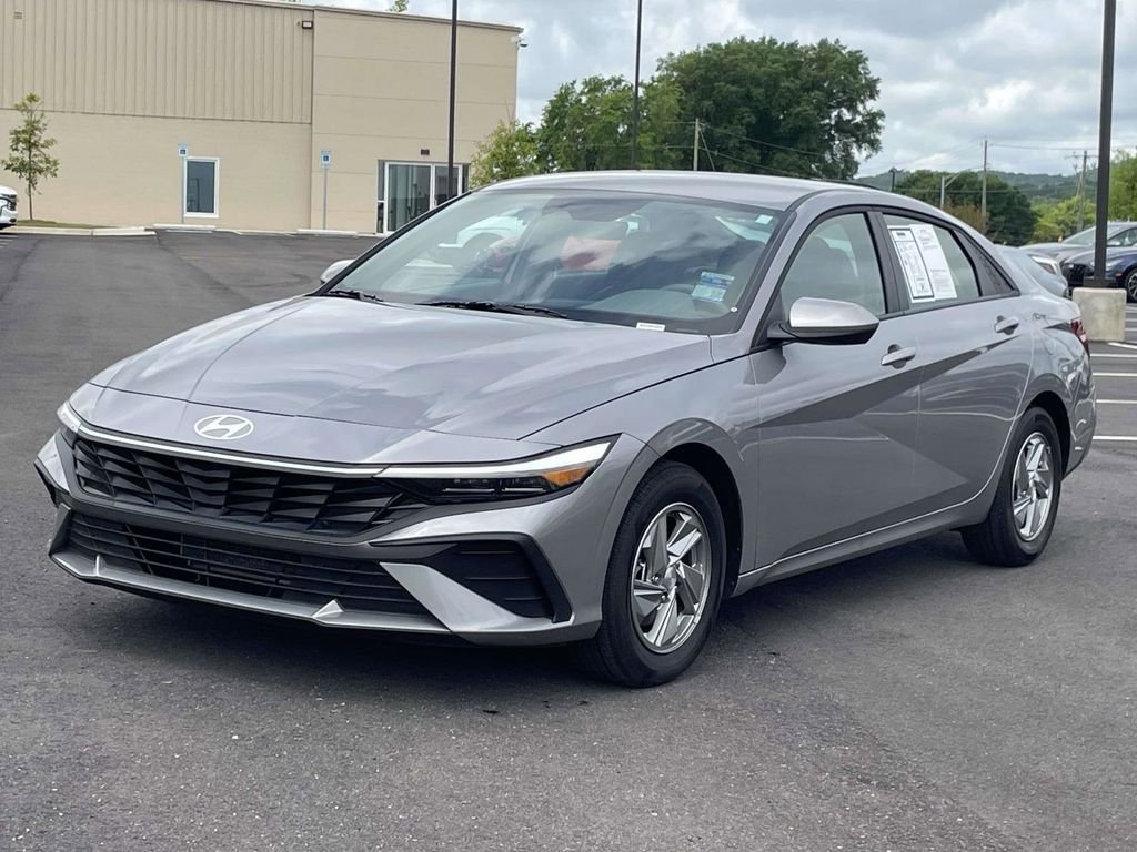 Used 2026 Silver Hyundai SE image 7