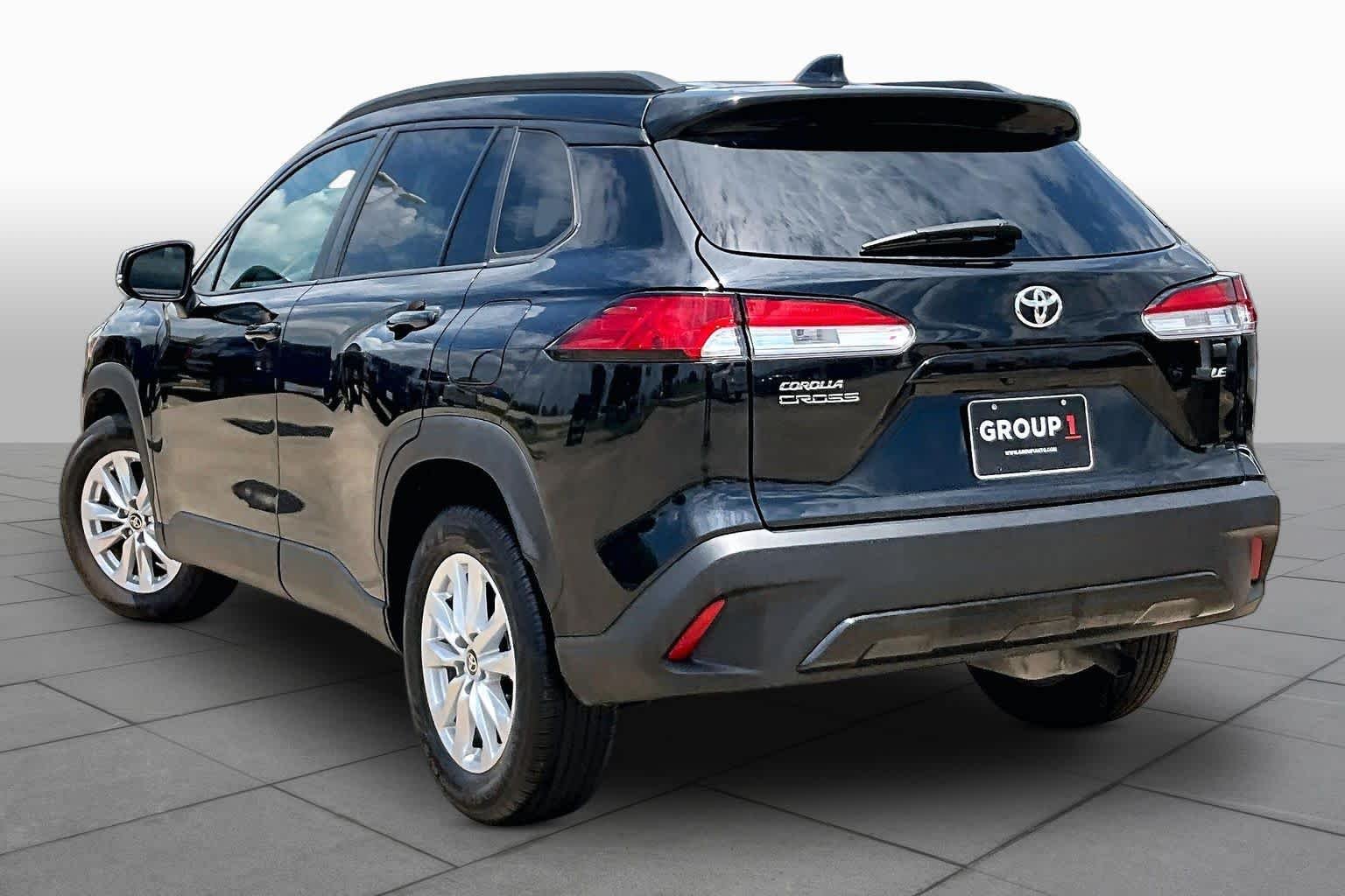 Used 2022 Jet Black Toyota LE image 12