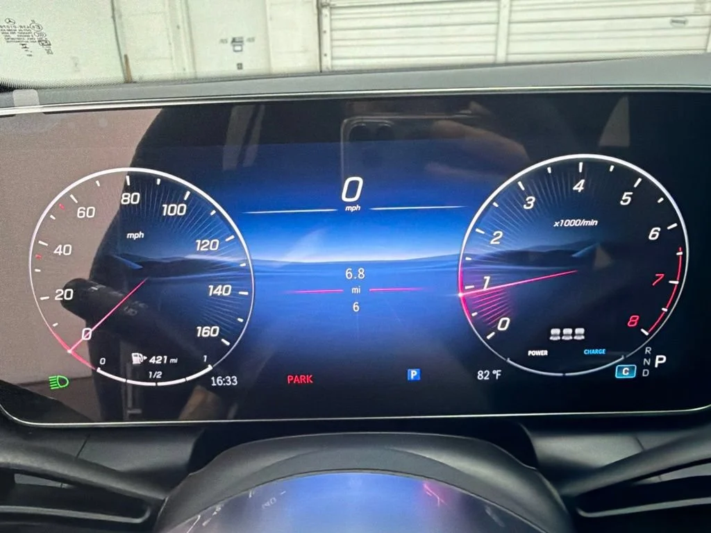 New 2027 White Mercedes-Benz GLC 300 image 15
