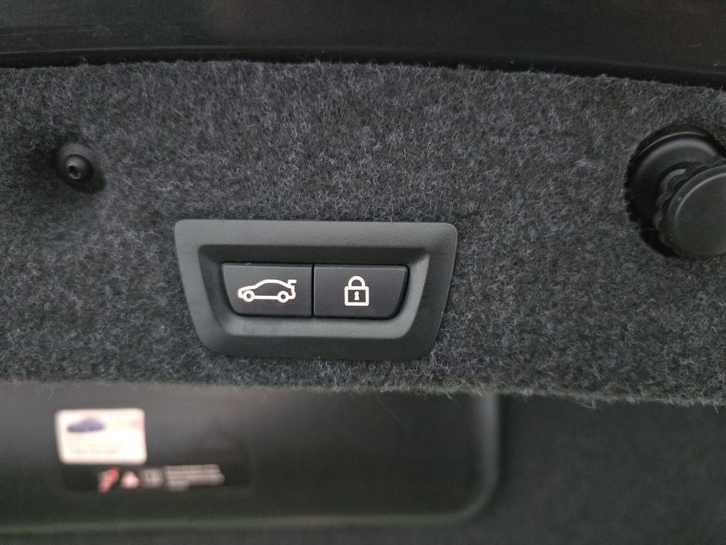 Used 2015 Jatoba Brown Metallic BMW 528i xDrive image 16