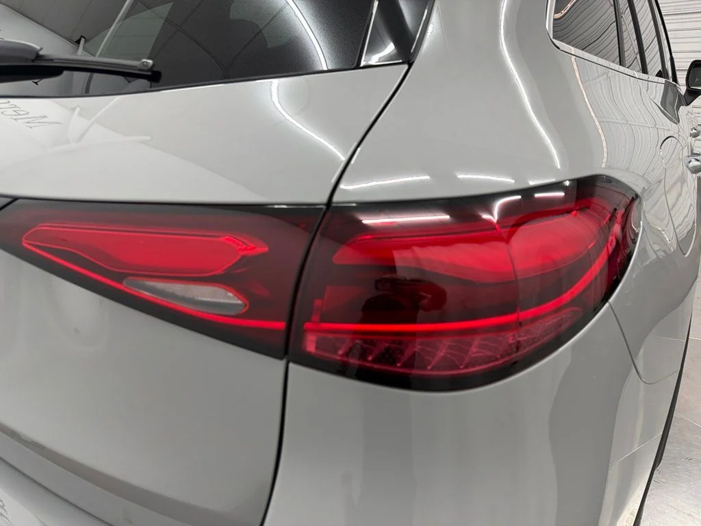 New 2027 White Mercedes-Benz GLC 300 image 11