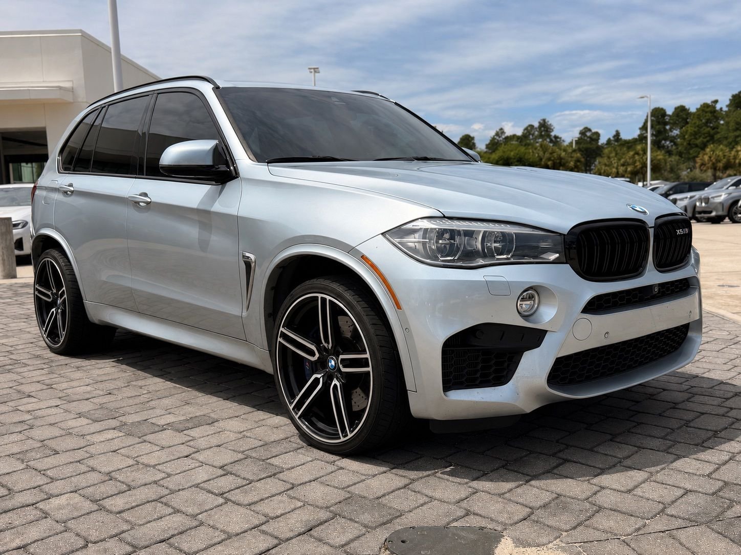 Used 2018 Silverstone Metallic BMW Base image 7