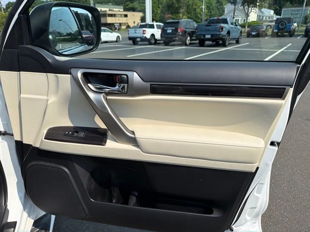 Used 2021 White Lexus 460 image 11