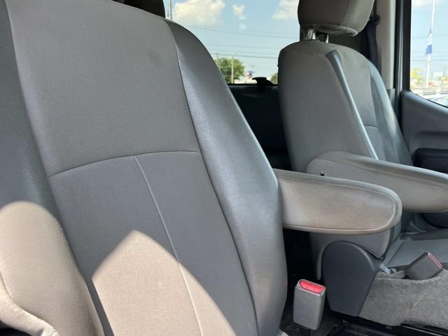Used 2018 Glacier White Nissan S image 19