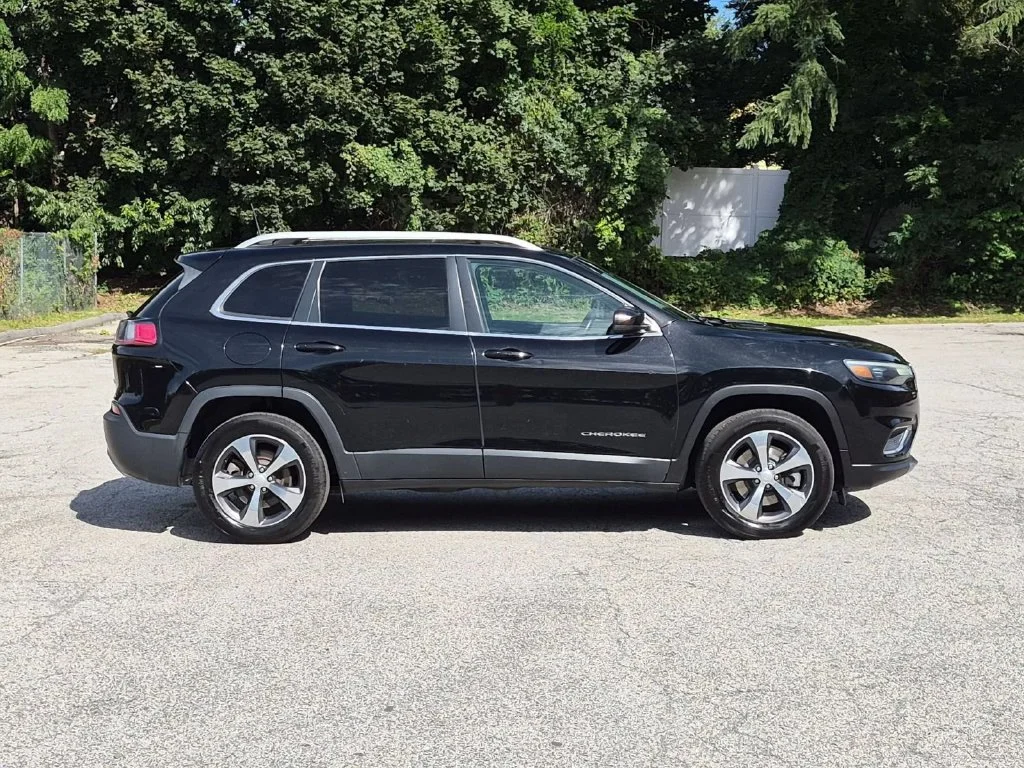 Used 2019 Black Jeep Limited image 2