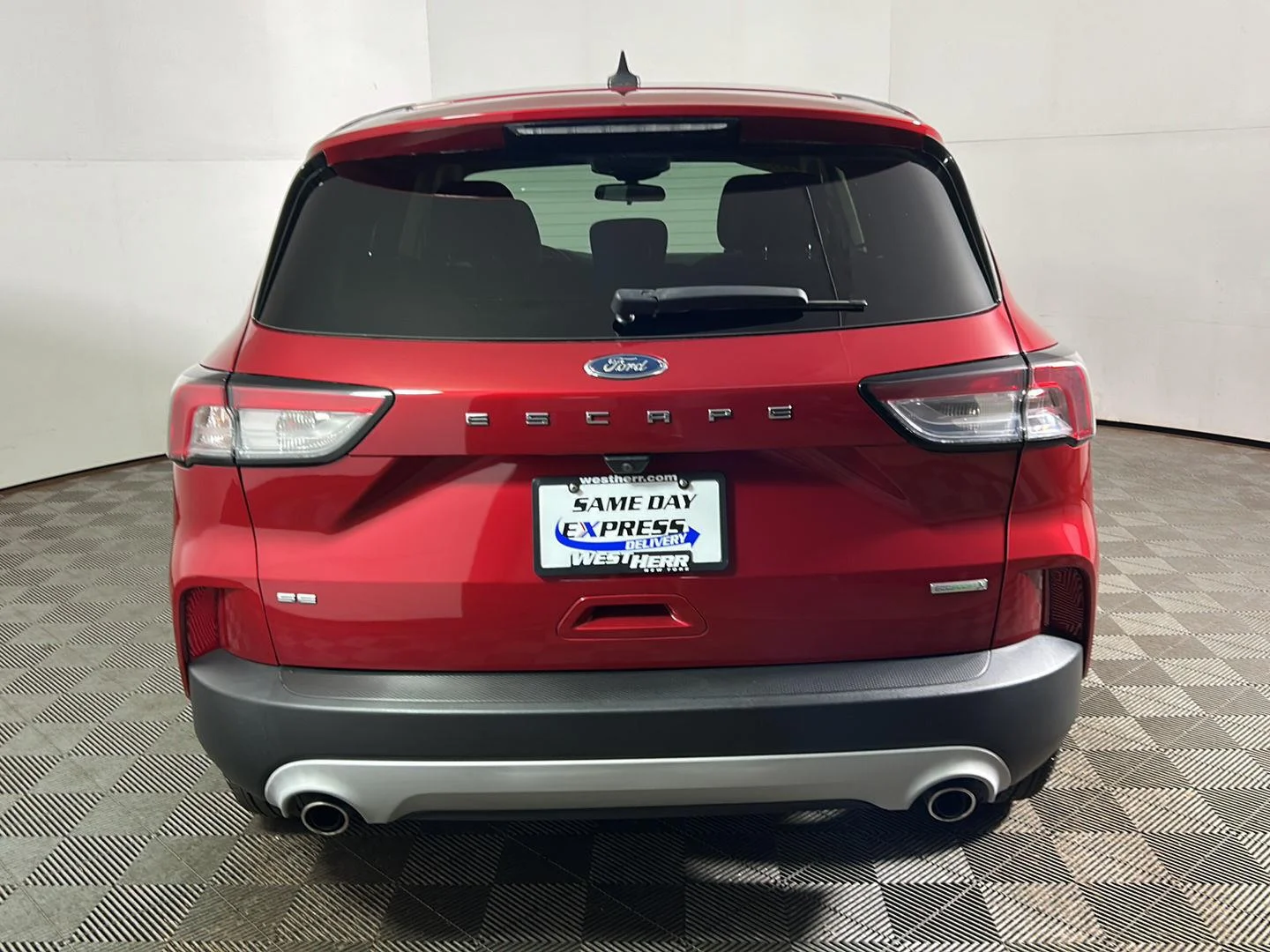 Used 2020 Rapid Red Metallic Tinted Clearcoat Ford SE image 7