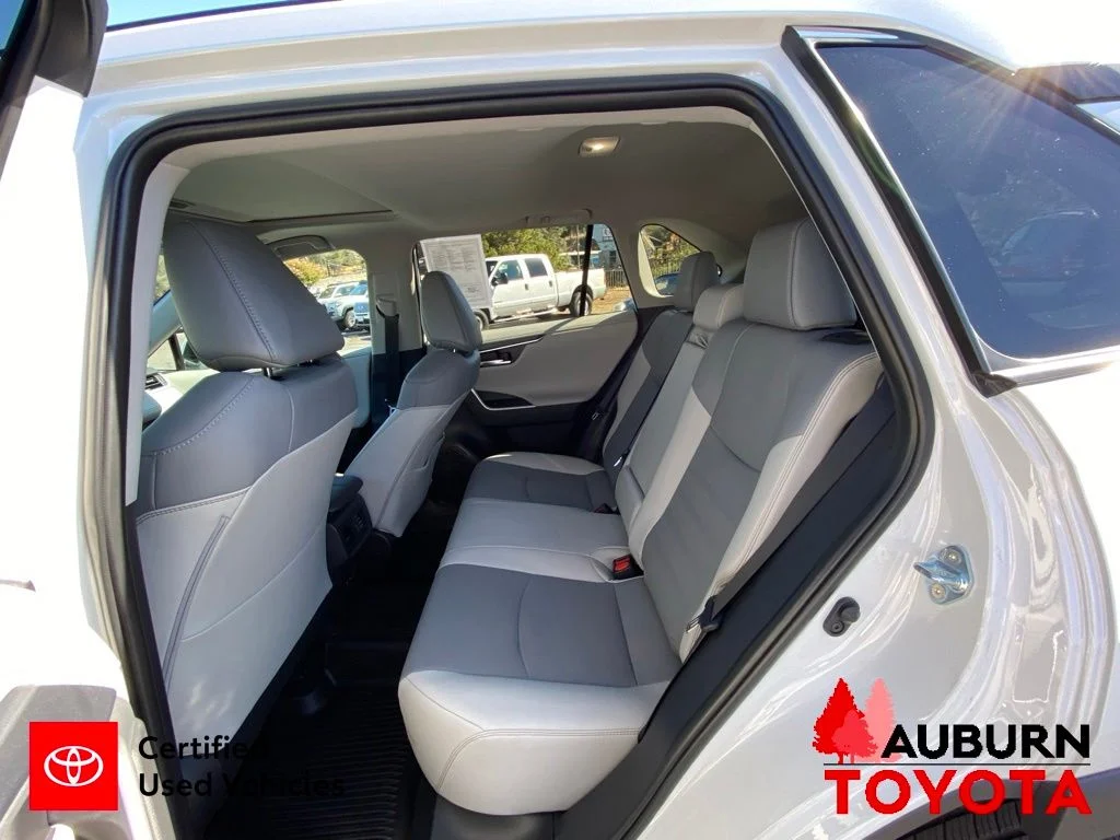Certified Used 2025 Wind Chill Pearl Toyota Limited image 24