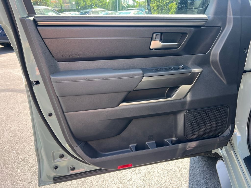 2025 Toyota Tundra SR5 - Photo 10