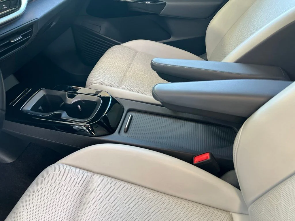 Used 2022 Blue Volkswagen Pro S image 24