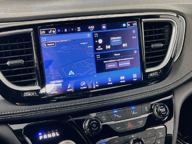 2025 Chrysler Pacifica Limited - Photo 17