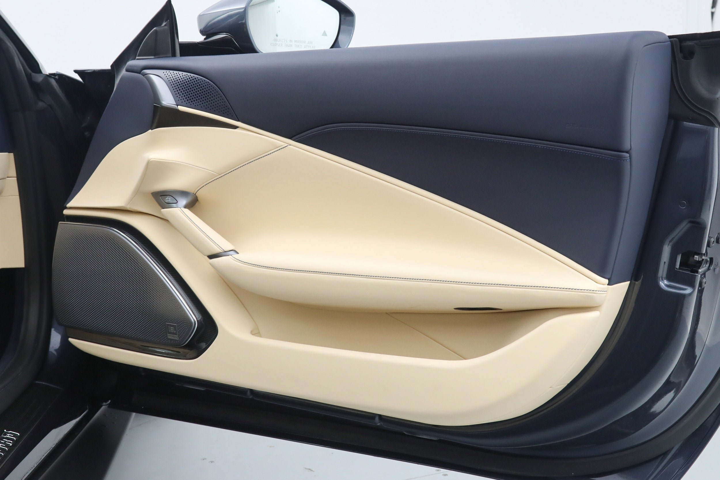 Certified Used 2025 Blu Roma Ferrari  image 19