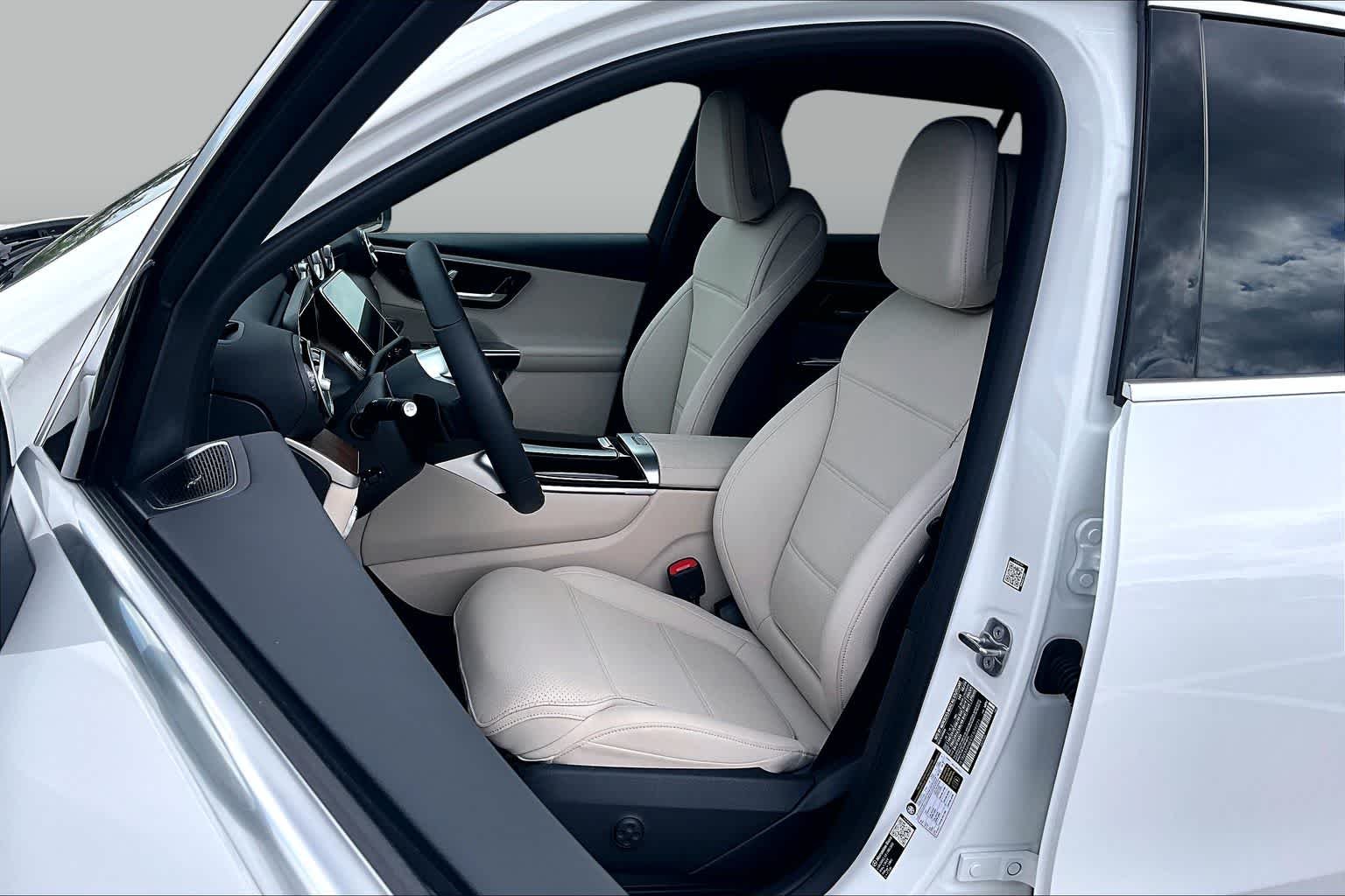 Used 2026 Polar White Mercedes-Benz GLC 300 image 15