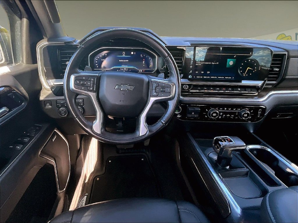 Used 2022 Black Chevrolet RST image 17