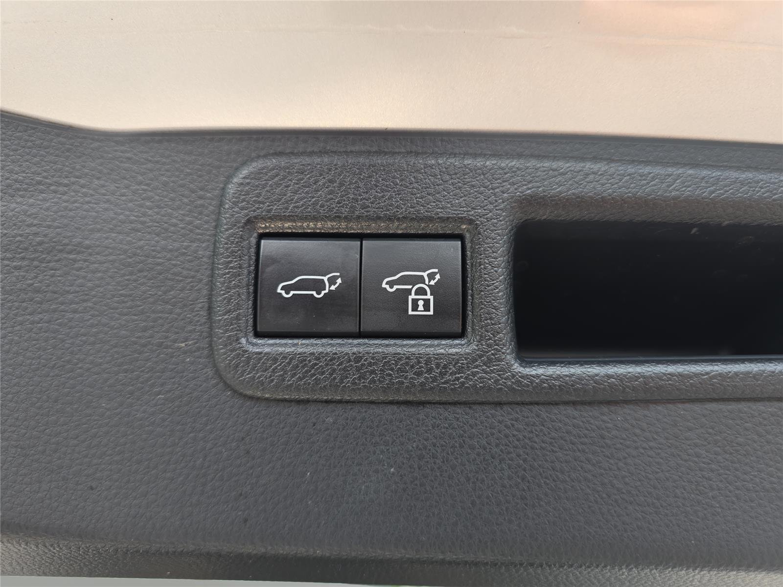 Used 2021 Titanium Glow Toyota Limited image 29