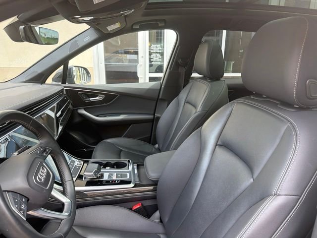 Used 2025 Mythos Black Metallic Audi 55 Premium Plus image 9