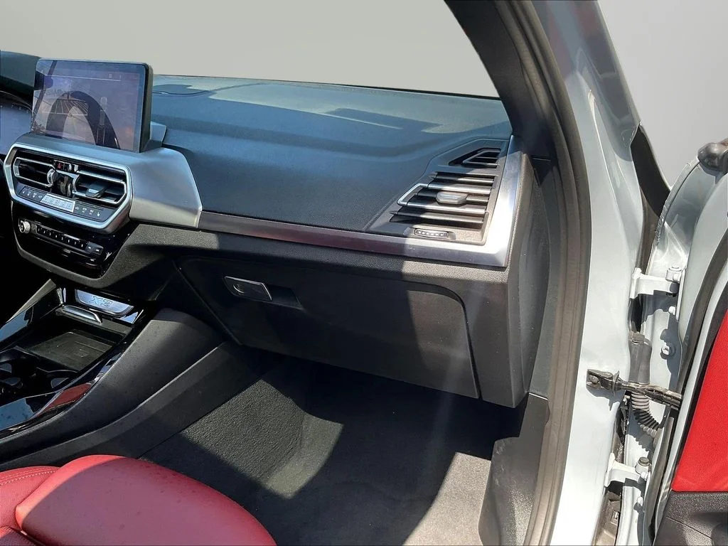 Used 2024 Gray BMW xDrive30i image 28
