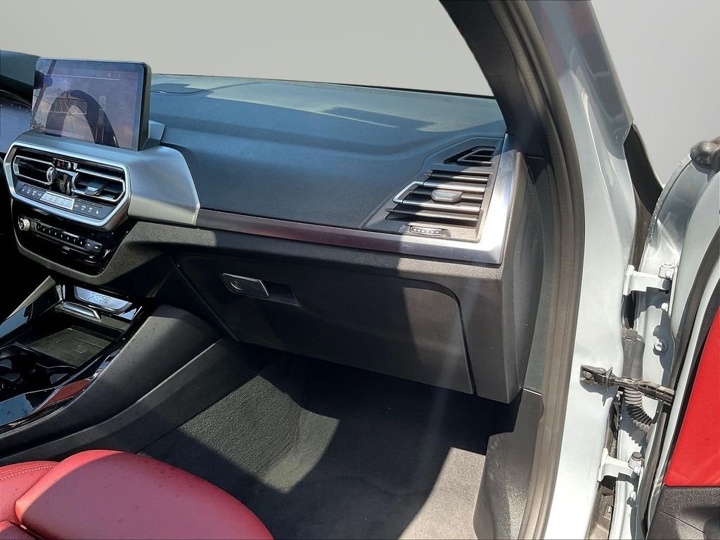 Used 2024 Gray BMW xDrive30i image 28