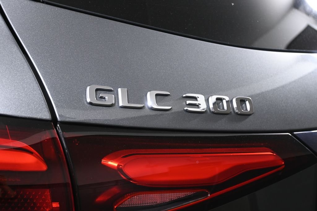 Used 2023 Selenite Gray Metallic Mercedes-Benz GLC 300 image 39