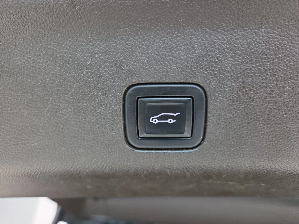 Used 2021 Gray Chevrolet Z71 image 12