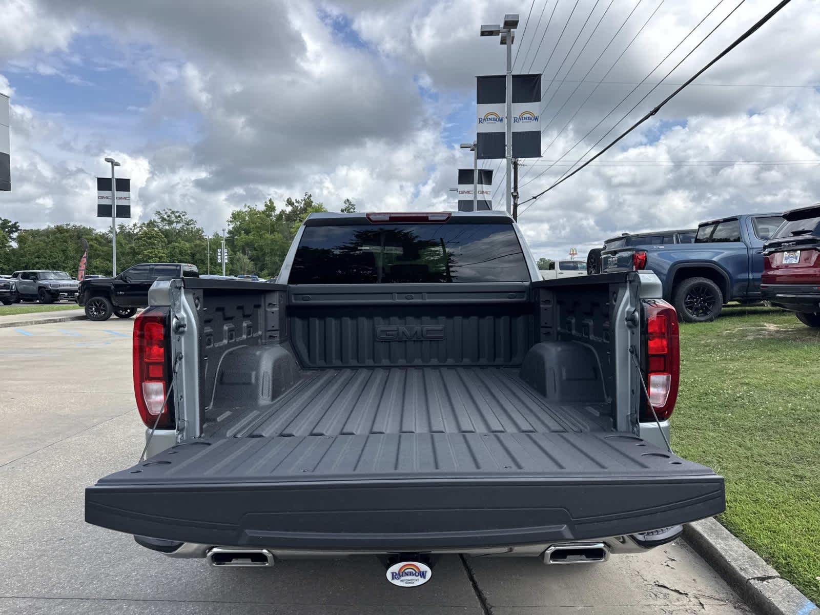 2026 GMC Sierra 1500 SLE - Photo 7