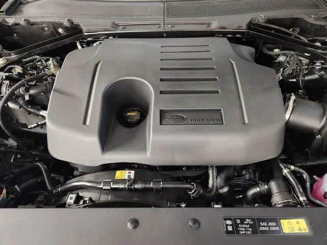 New 2026 Carpathian Grey Premium Metallic Land Rover X-Dynamic SE - 130 P400 image 51
