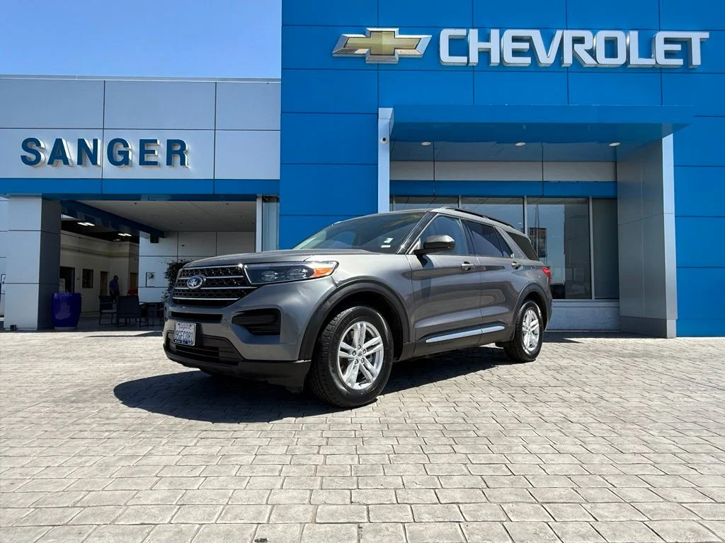 Used 2023 Gray Ford XLT image 2