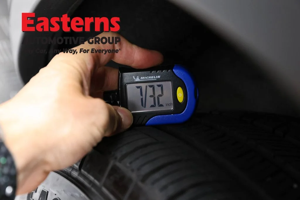Used 2022 Gray Nissan SV image 27