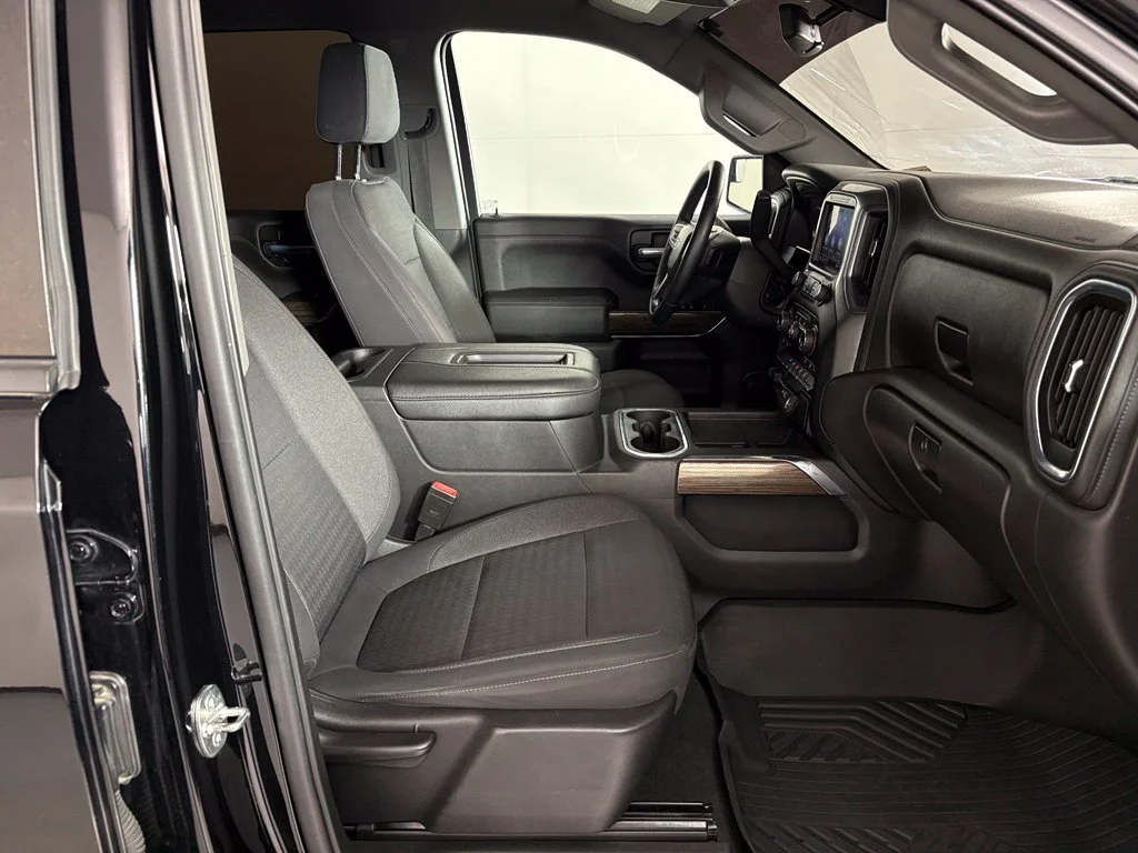 Used 2021 Black Chevrolet RST image 46