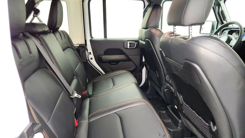 Used 2024 Bright White Clearcoat Jeep Sahara 4x4 w/ Sky One-Touch Top, Tech & Safety Pkgs image 24