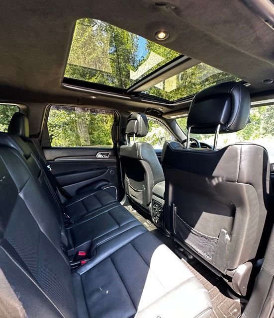 Used 2016 Brilliant Black Crystal Pearlcoat Jeep Summit image 20