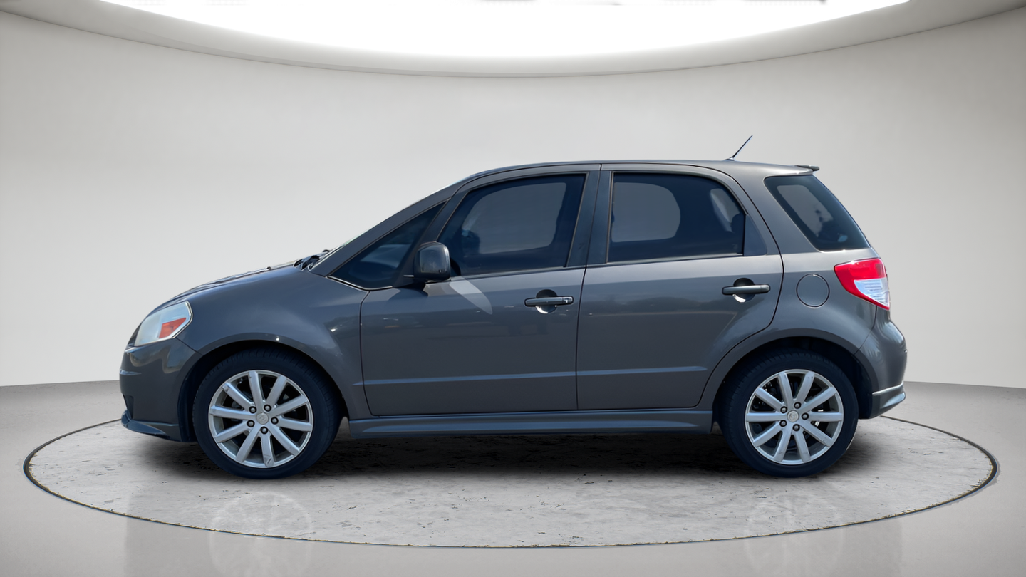 Used 2012 Gray Suzuki Base image 7