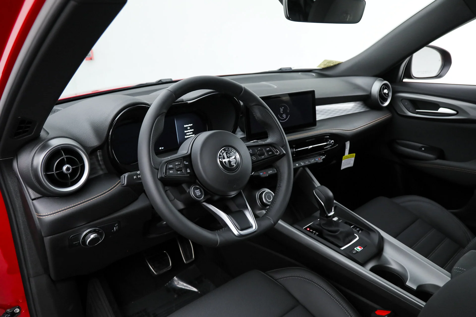 2025 Alfa Romeo Tonale Base - Photo 17