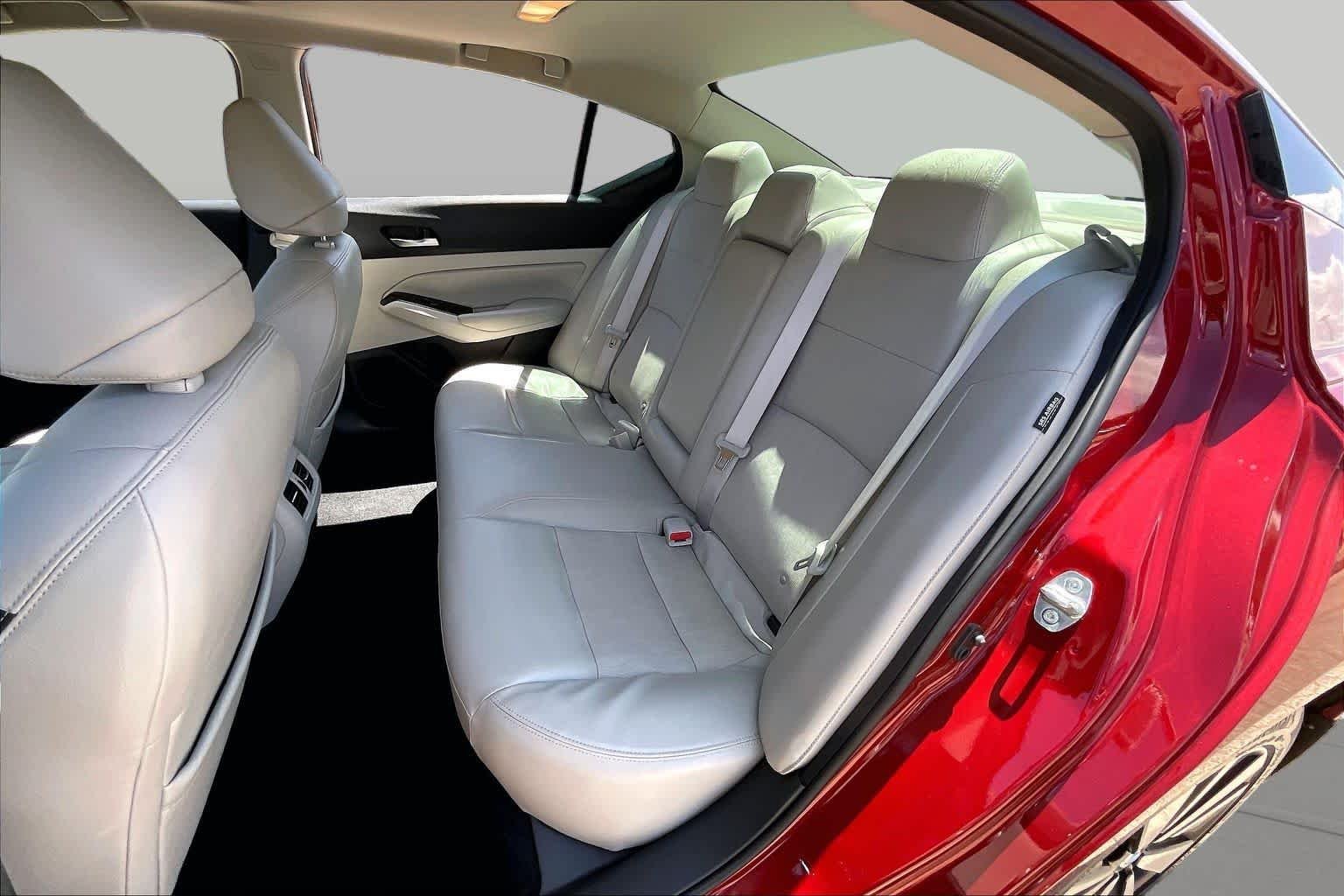 Used 2022 Scarlet Ember Nissan 2.5 SL image 21